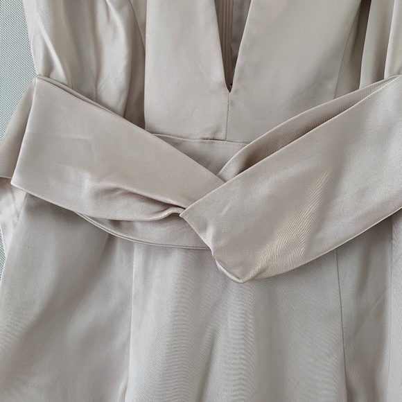 Holiday Front Plunge Satin dress - Picture 13 of 14